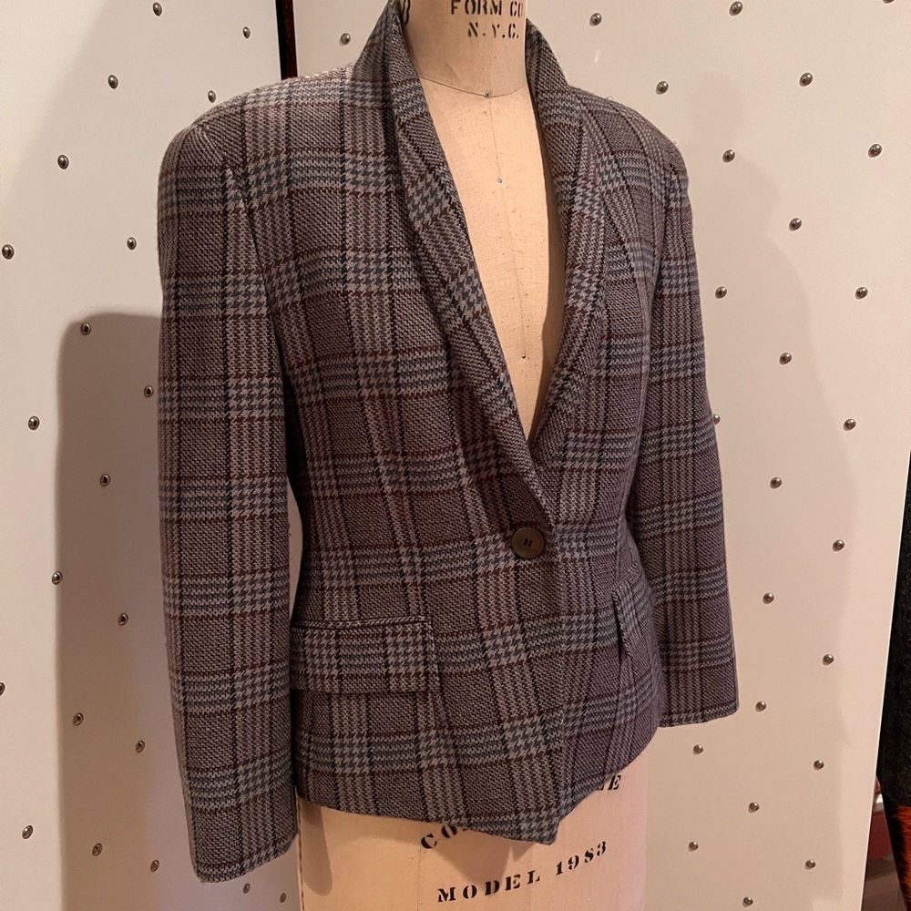 Giorgio Armani Beautiful designer wool cropped jacket